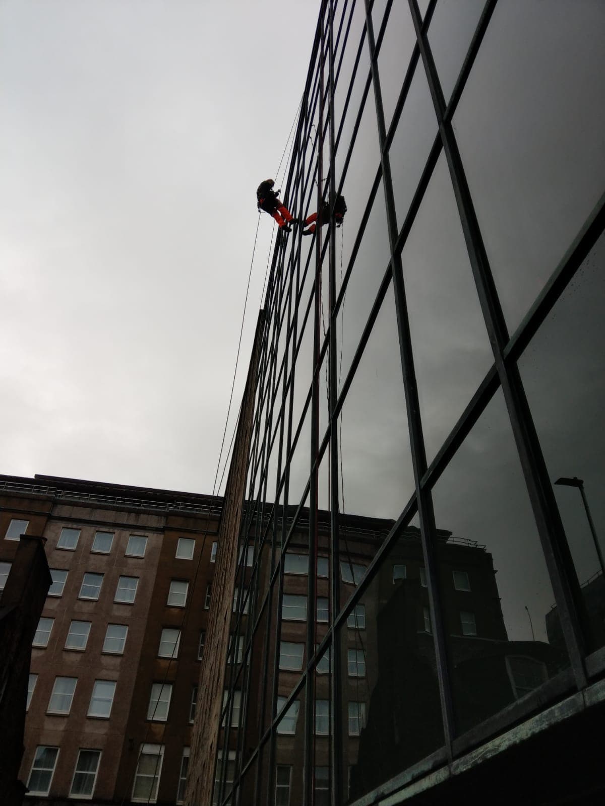 Professional Commercial Window Cleaning Across Edinburgh and Lothians